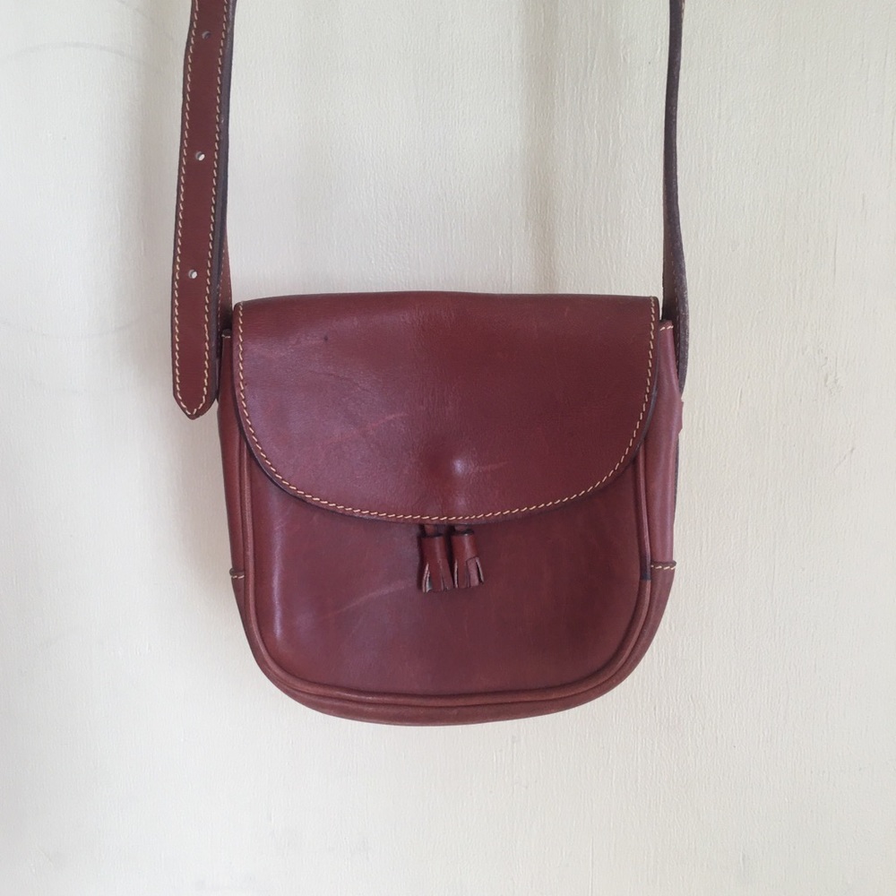 Vintage leather Roots purse